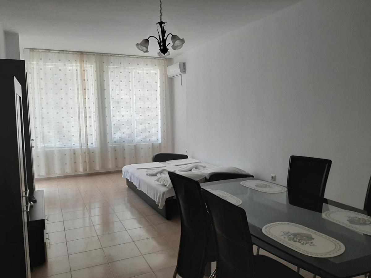 Apartments Perla Beach - Ivanovi Приморско Екстериор снимка